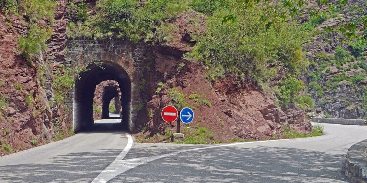 Mastering the Art of Organizational Strategy: How to Streamline Operations and Maximize Efficiency